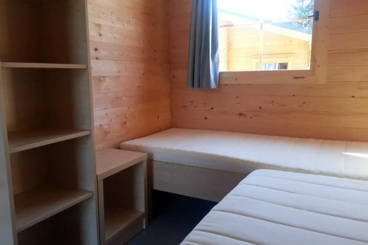 Chatka Typ B se spaním do patra Čtyřlůžkový pokoj - Camping Amerika