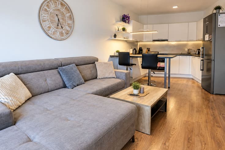 E2 Luxusný Byt pri Hlavnej s Garážou a Supermarketom Apartmán s 1 spálňou - Nadštandardné Byty v Košiciach