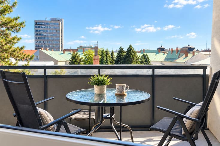 E2 Luxusný Byt pri Hlavnej s Garážou a Supermarketom Apartmán s 1 spálňou - Nadštandardné Byty v Košiciach