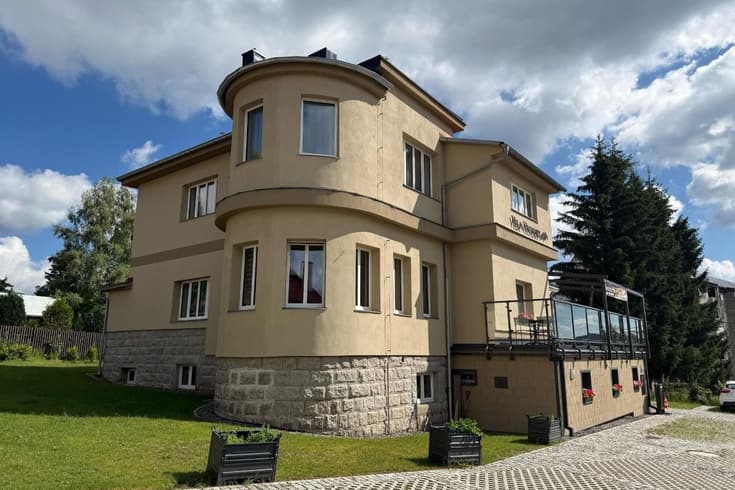 Vila Victory im Sommer