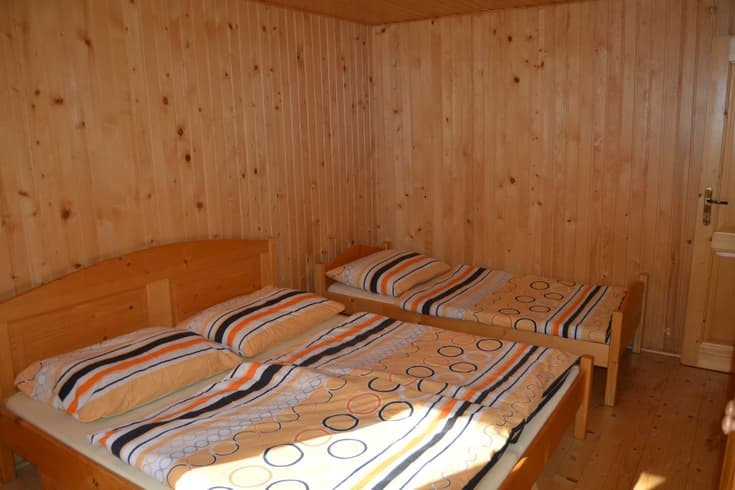 Trojlôžková izba na 2. poschodí Třílůžkový pokoj - Chata Tisové
