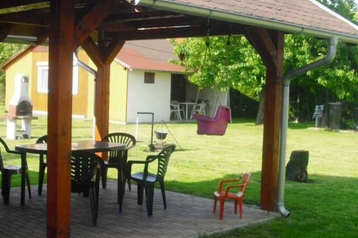 Chatka č.1 - Chatky a apartmány Pod starým orechom - karavan - camp