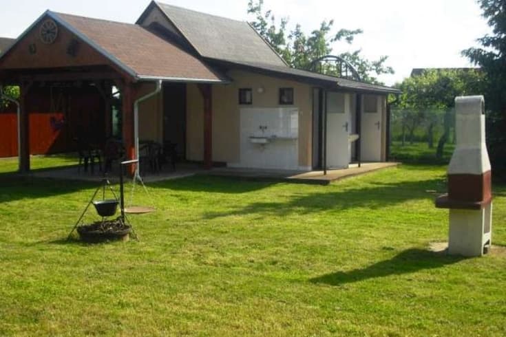 Chatka č.1 - Chatky a apartmány Pod starým orechom - karavan - camp