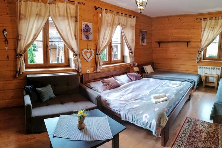 Štvorlôžková izba č. 4 Čtyřlůžkový pokoj - Vila Panoráma a Chatka Antošák