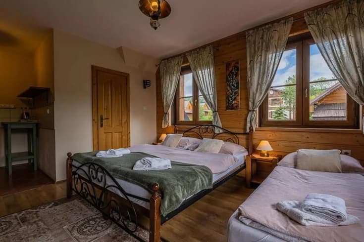 Trojlôžková izba s balkónom č. 10 Třílůžkový pokoj - Vila Panoráma a Chatka Antošák