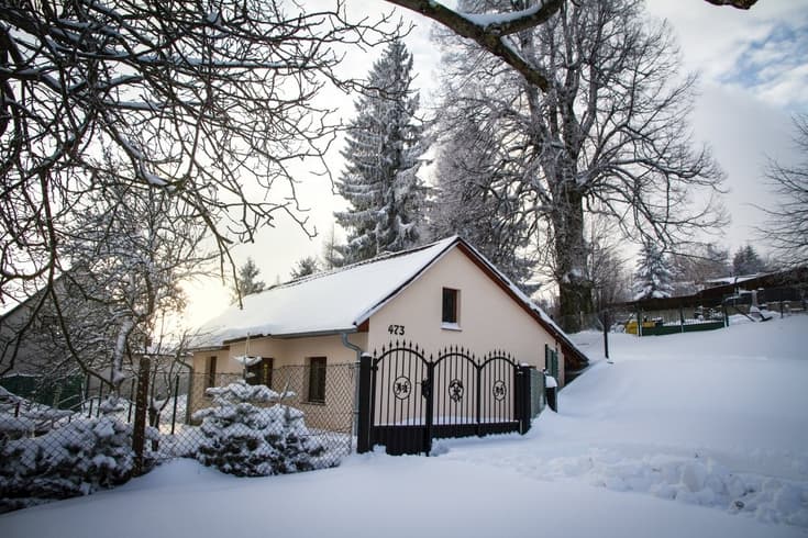 Chalupa Burg nad Banskou Štiavnicou v zime