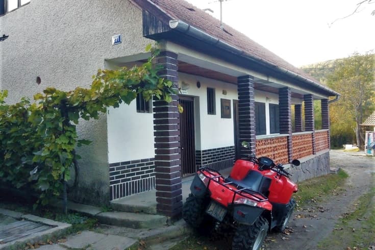 Cottage Trojpivnica