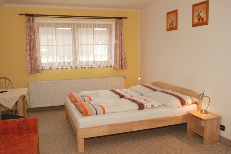 Dvoulůžkový apartmán s přistýlkou č. 3 Apartmán s 1 ložnicí - Penzion Florian