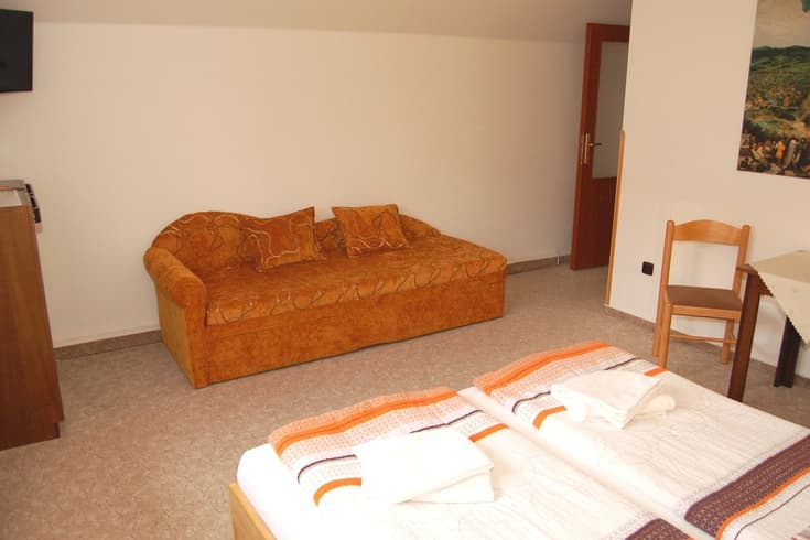 Dvoulůžkový apartmán s přistýlkou č. 4 Apartmán s 1 ložnicí - Penzion Florian