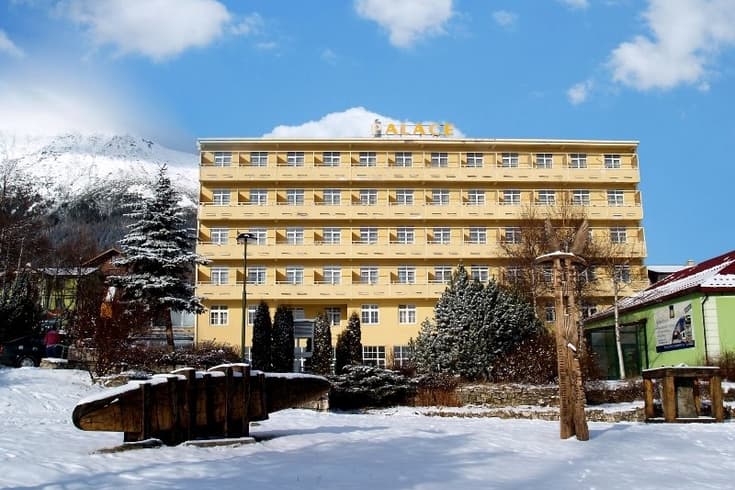 Hotel Palace v zime