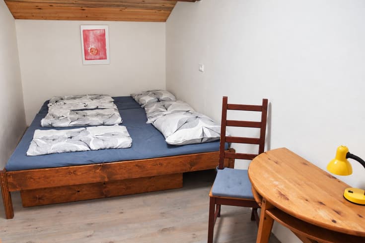 Třílůžkový pokoj v přízemí  - Chalupa Škola