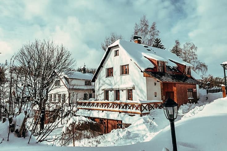 Cottage Joudovna and Apartments KabošPetra in the winter