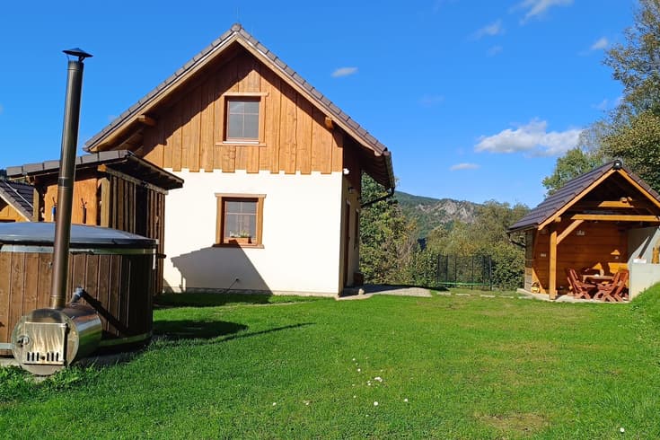 TELTONIKA 22 kW - Chaty u Bratríkov v Haligovciach