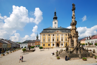 Polička 1