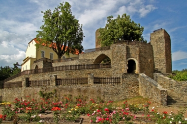 Polička 2