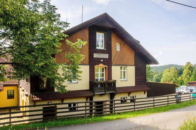 Chaty na Frýdecko-Místecku 1