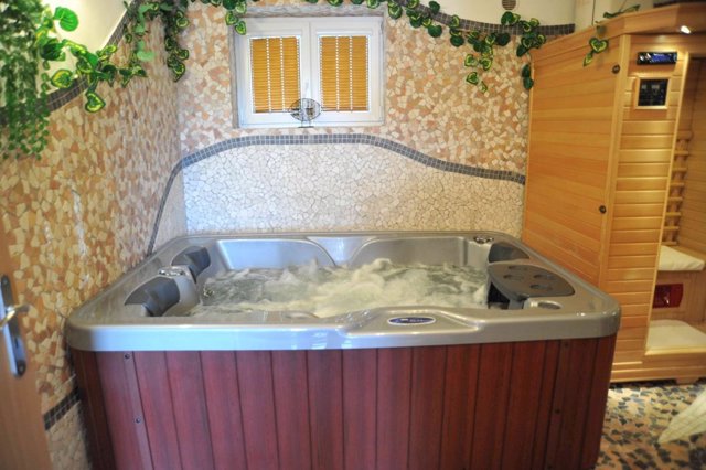 Hotely s vířivkou Praha 3