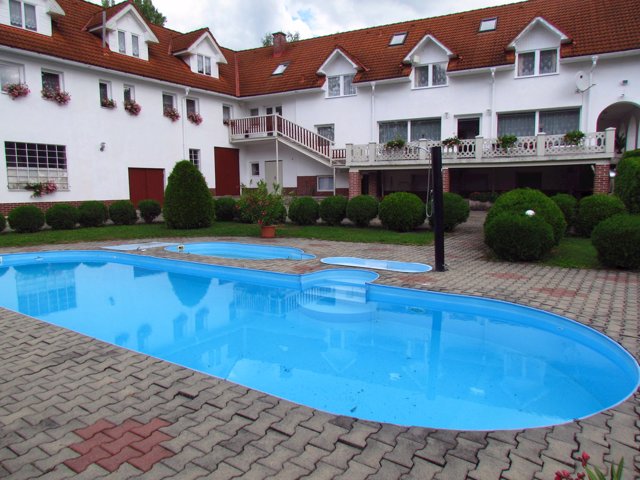Ubytování s bazénem na Vysočině 2