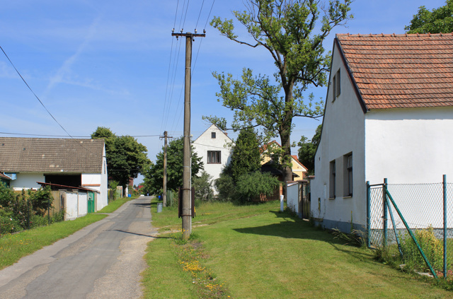Hatín 1