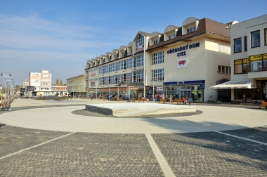 Senica 2