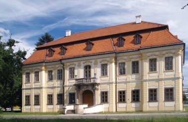 Senica 3