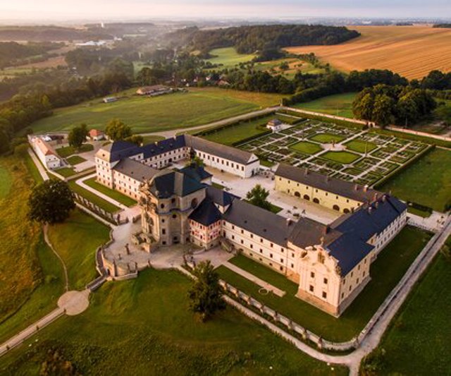 Chvalkovice (okres Náchod) 2