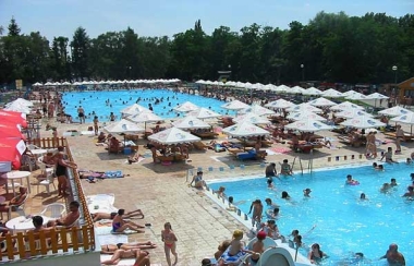 Levice 2